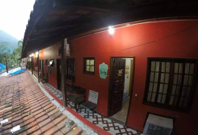 هتل Beach House Ilha Grande   Hostel