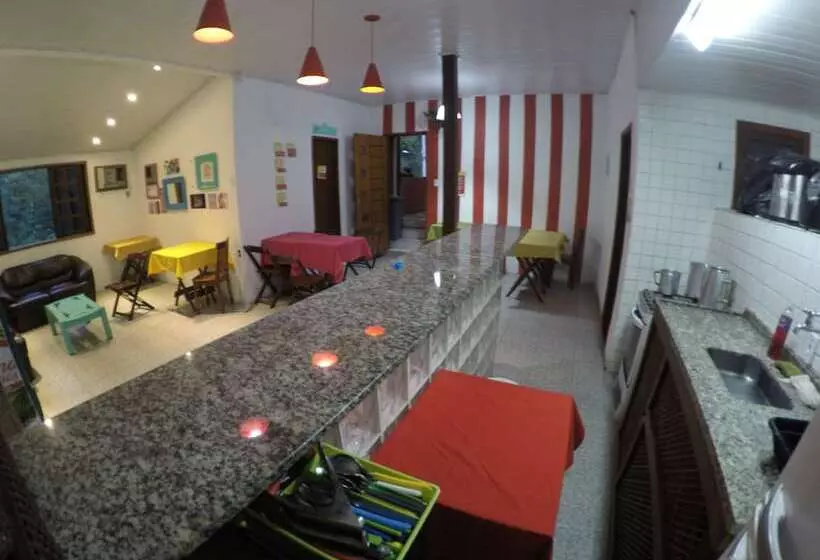 هتل Beach House Ilha Grande   Hostel