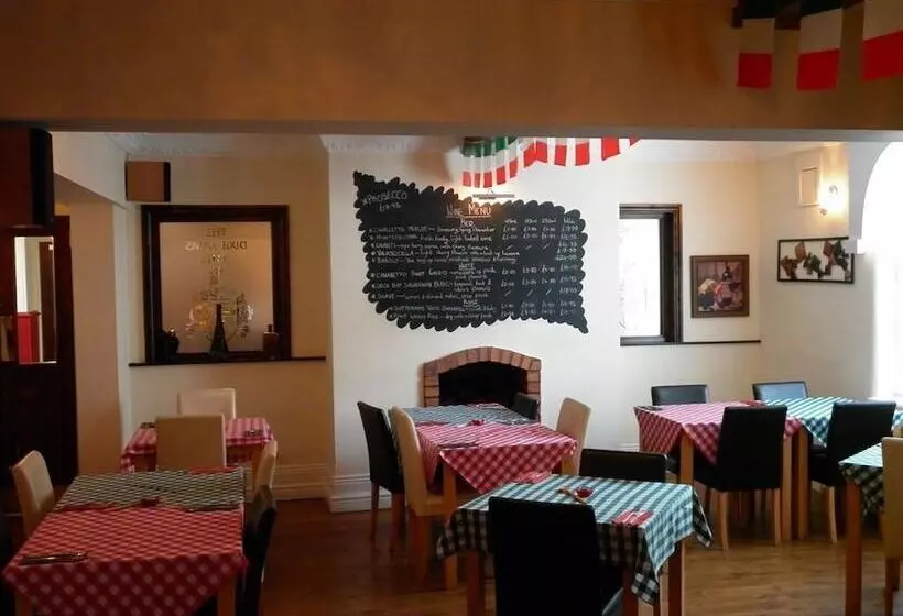 בית מלון כפרי Dixie Arms