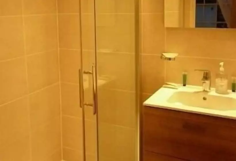 בית מלון כפרי Dixie Arms