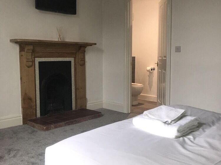 בית מלון כפרי Dixie Arms