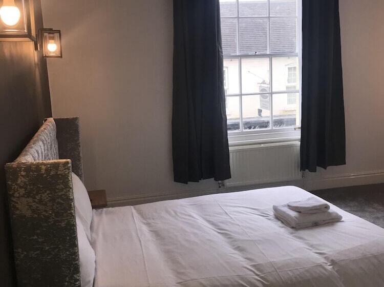 בית מלון כפרי Dixie Arms