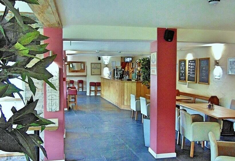 فندق Half Moon Jackfield