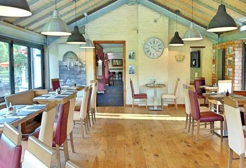 Hotel Half Moon Jackfield