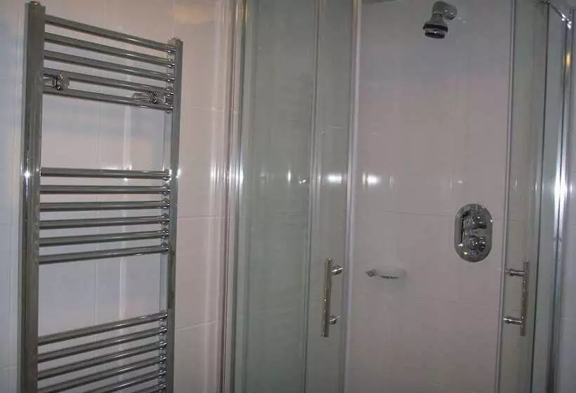 Hotel Half Moon Jackfield