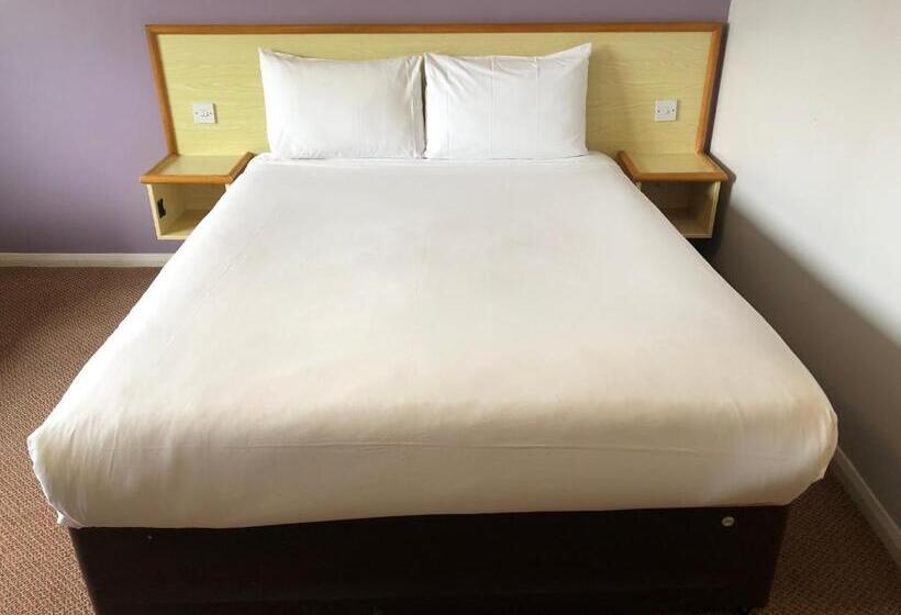 فندق Redwings Lodge Baldock