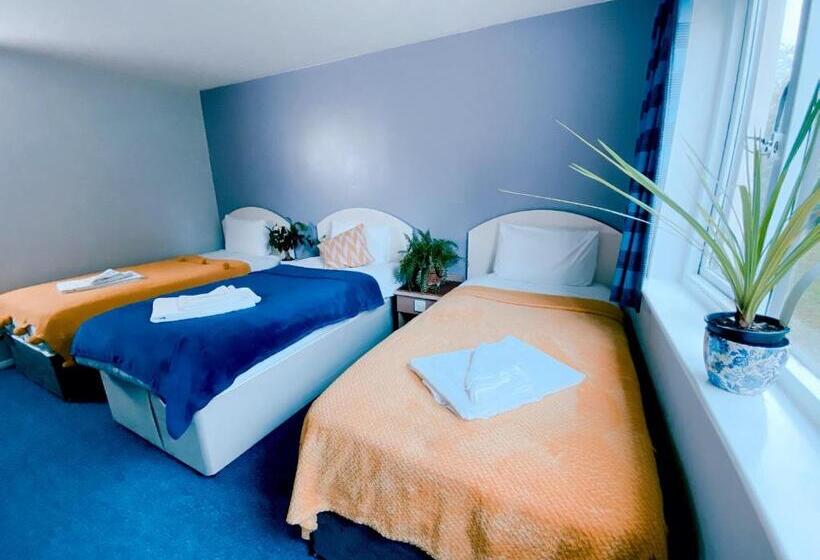 فندق Redwings Lodge Baldock