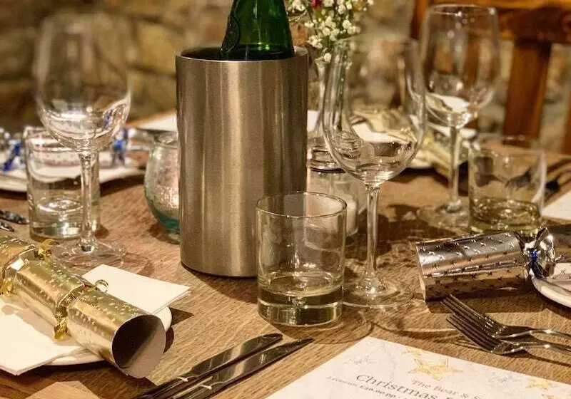 هتل The Bear & Swan