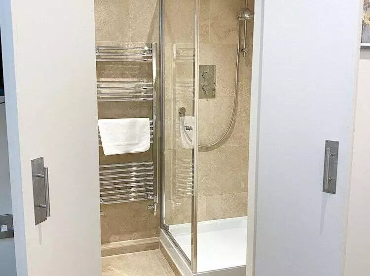 هتل The Bear & Swan