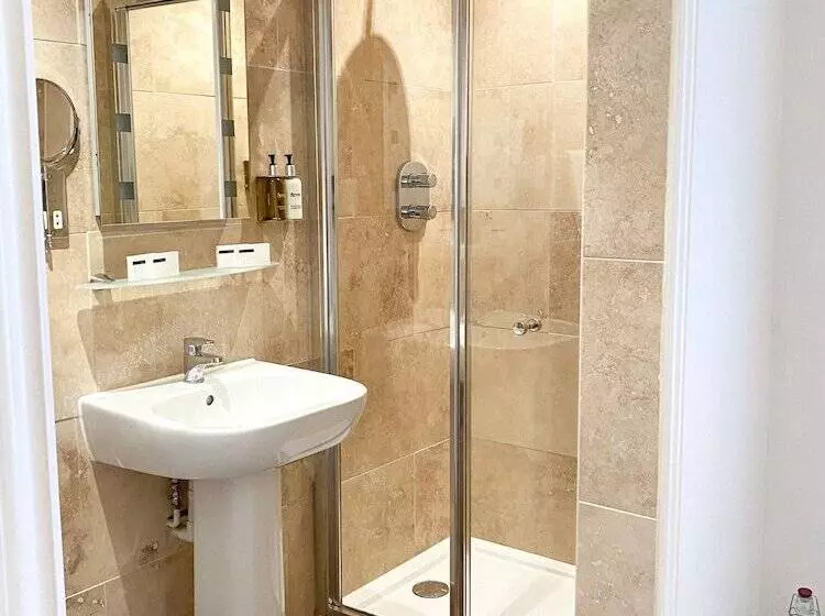 هتل The Bear & Swan