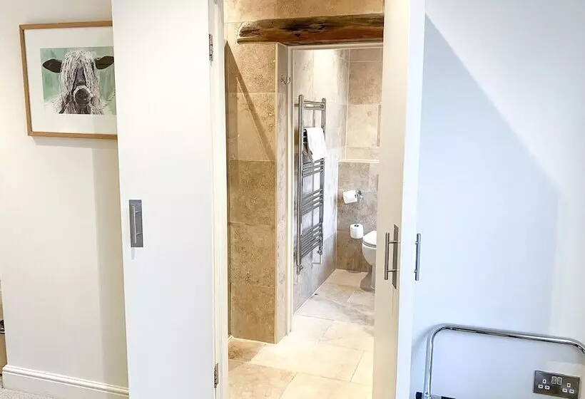 هتل The Bear & Swan