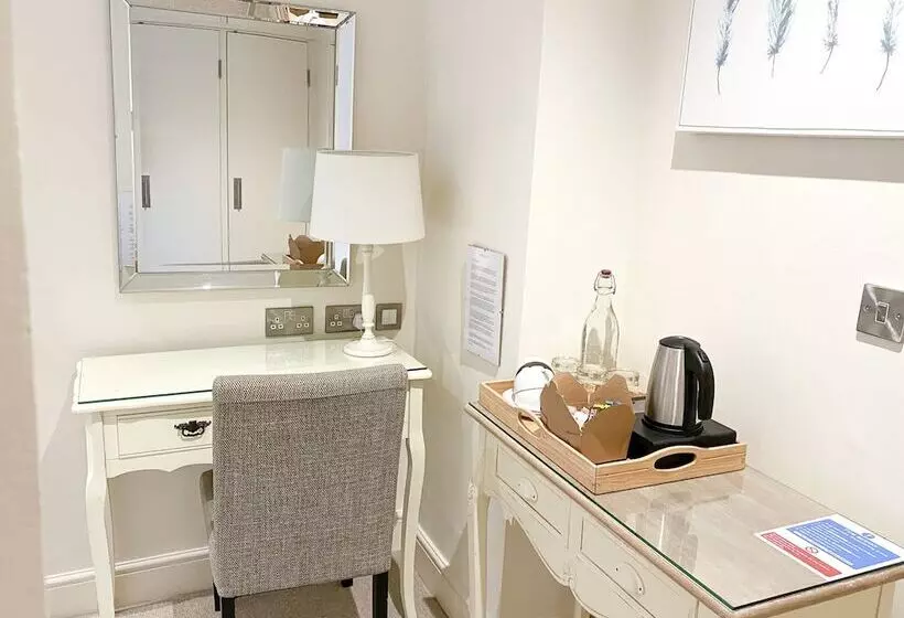 هتل The Bear & Swan