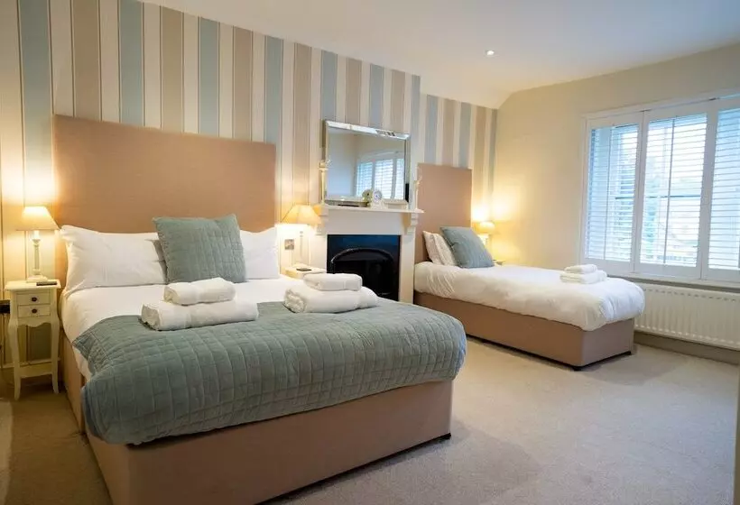 هتل The Bear & Swan