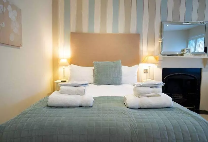 هتل The Bear & Swan