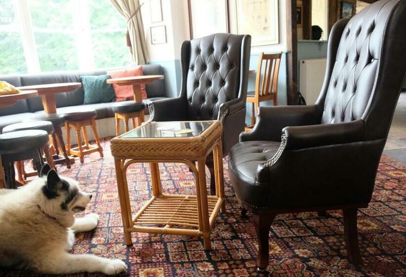 酒店 The Coldstreamer Inn