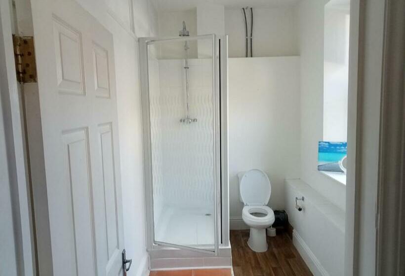 酒店 The Coldstreamer Inn