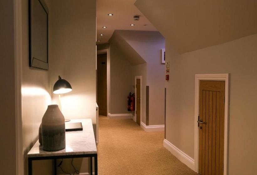 Отель The Victory At Mersea