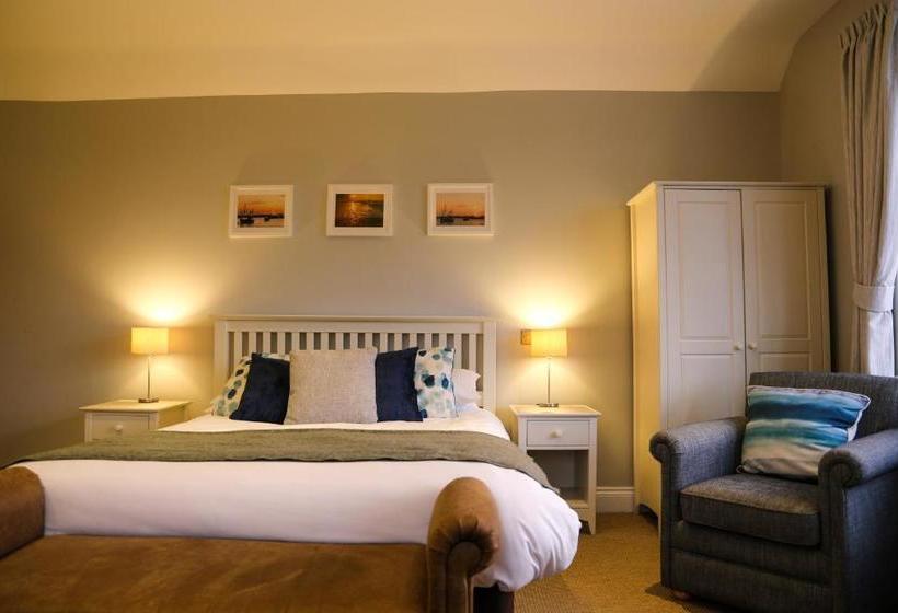 Отель The Victory At Mersea