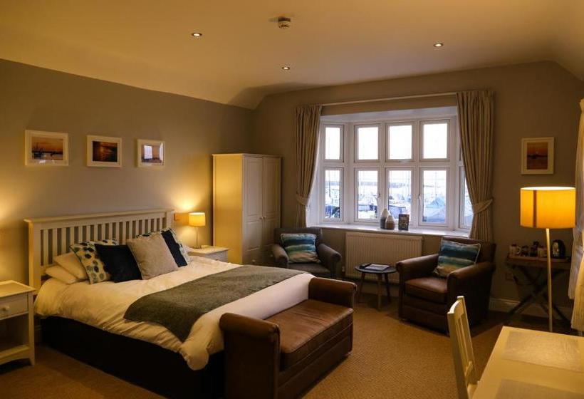 Отель The Victory At Mersea