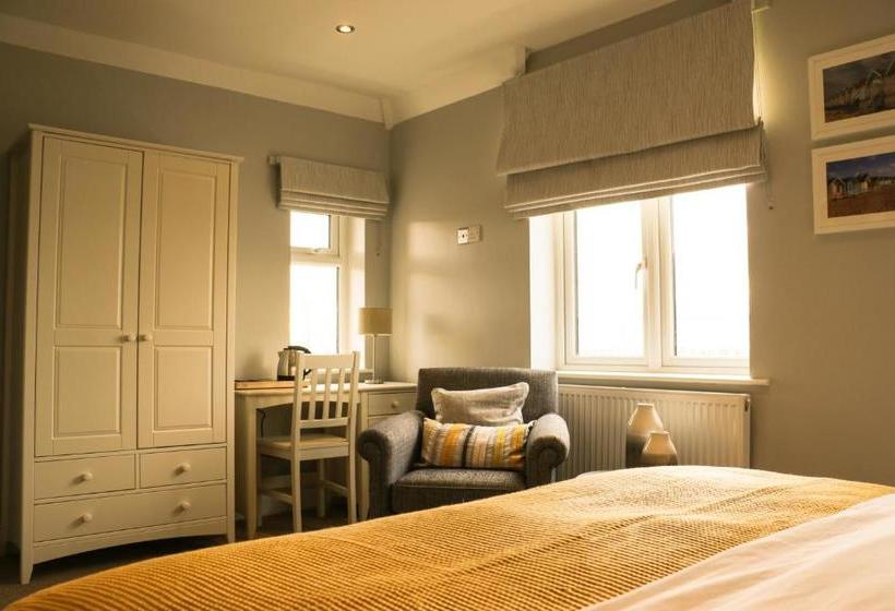 Отель The Victory At Mersea