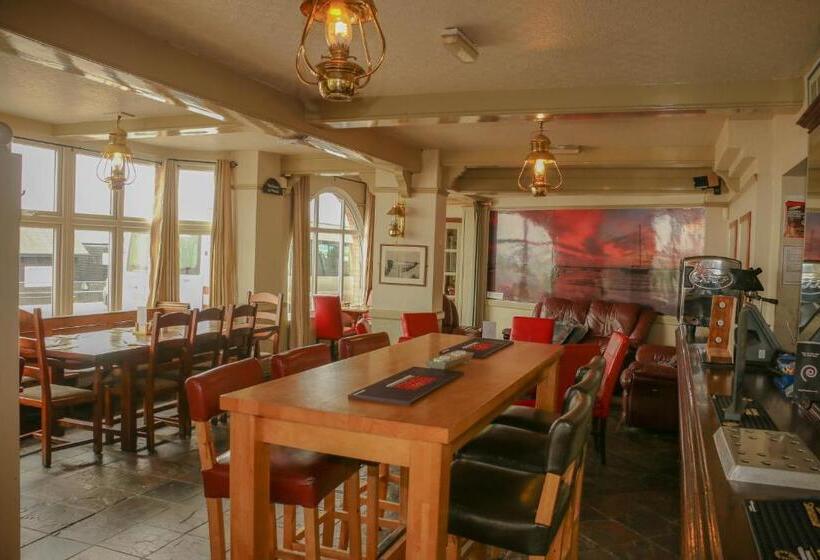 Отель The Victory At Mersea