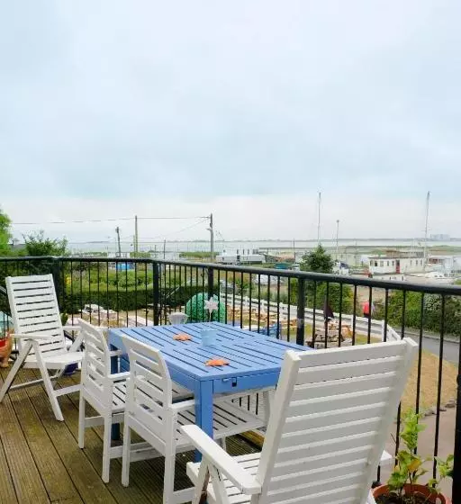 Отель The Victory At Mersea