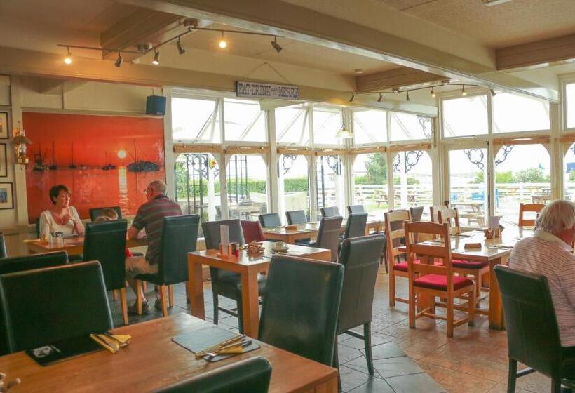 Отель The Victory At Mersea