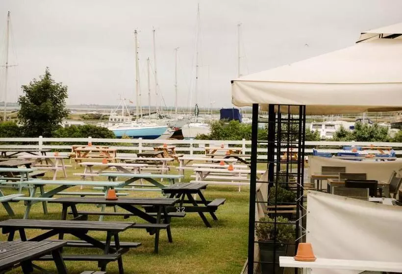 Отель The Victory At Mersea