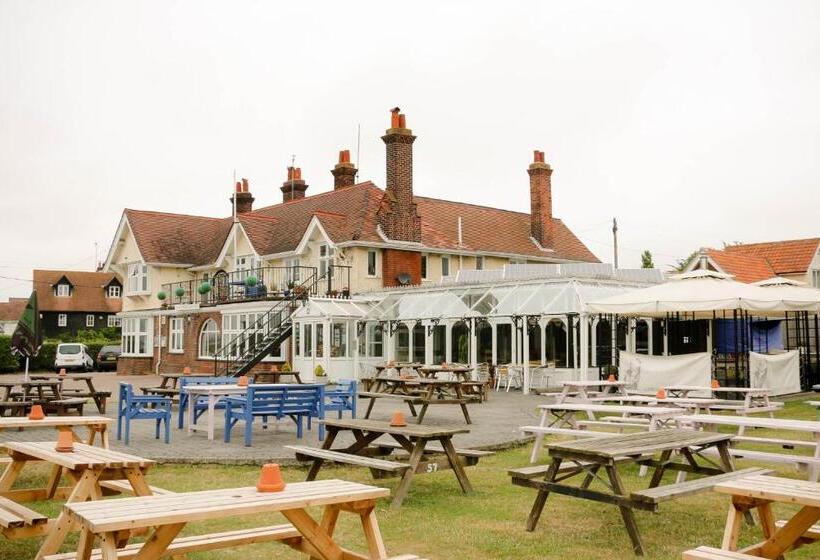 Отель The Victory At Mersea