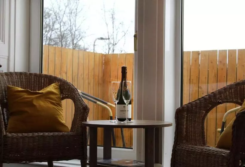 ホテル The Woodhouse