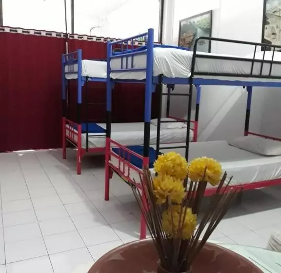 Oseania Hostel