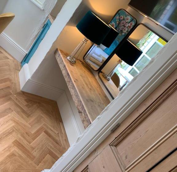 膳宿费 Bradleigh Lodge