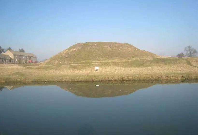 펜션 Castle Farm Guest House