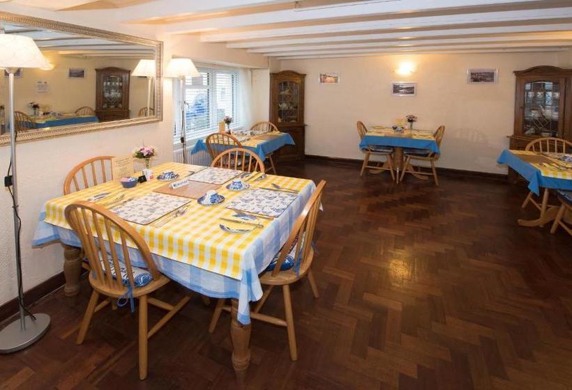 Пансион Little Harbour Guesthouse