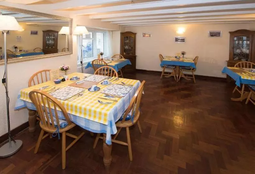 Пансион Little Harbour Guesthouse