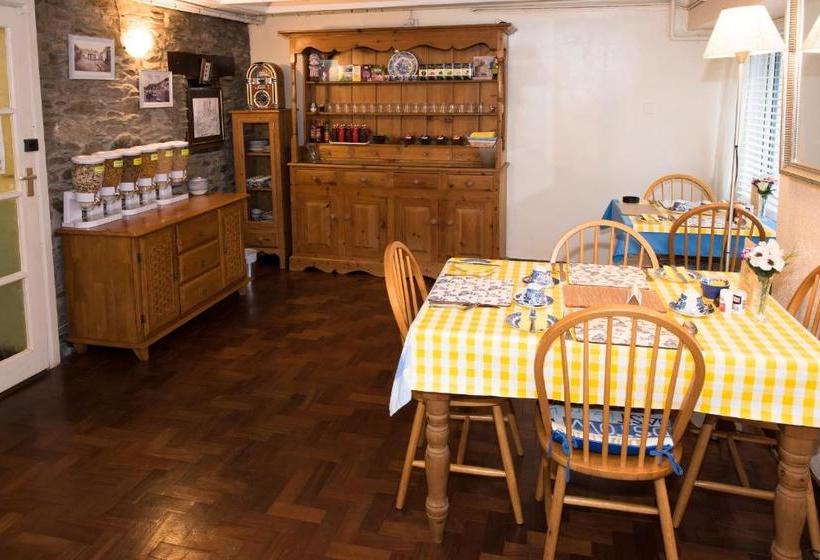 Пансион Little Harbour Guesthouse