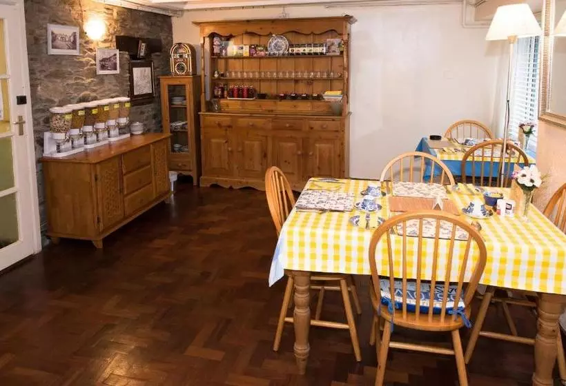 Пансион Little Harbour Guesthouse