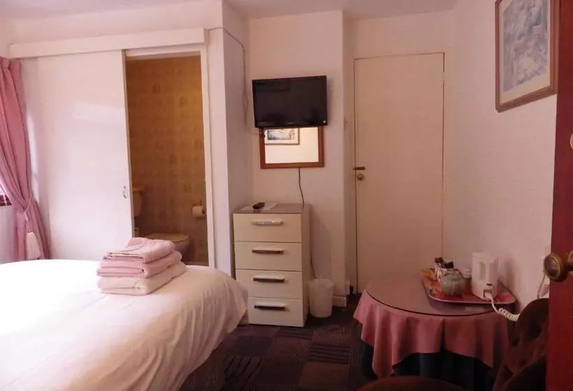 Пансион Little Harbour Guesthouse