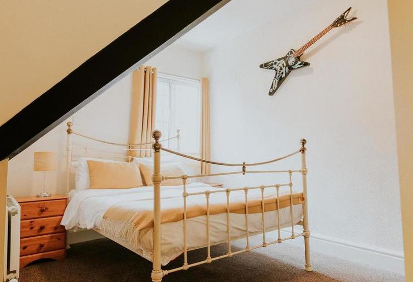 膳宿费 The Saddle Inn