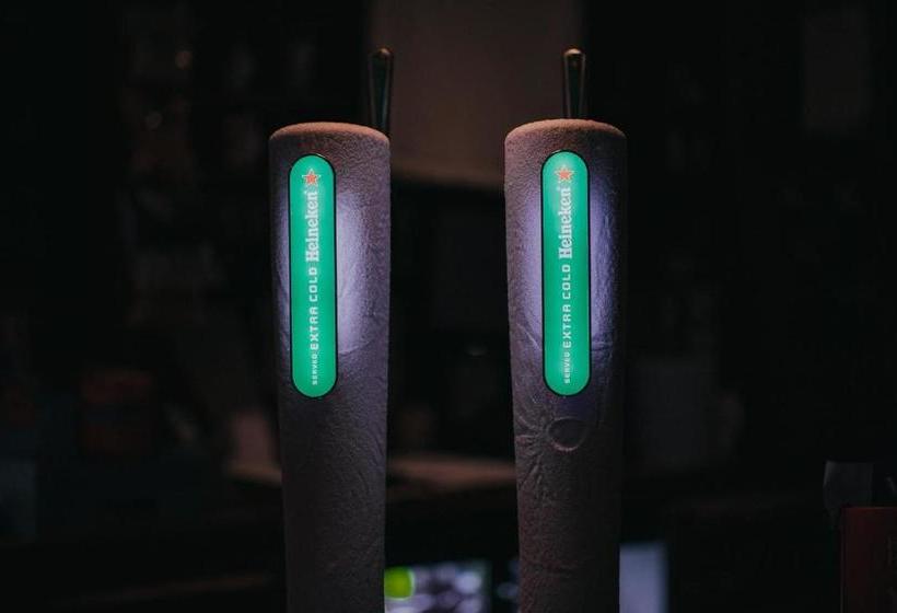 膳宿费 The Saddle Inn