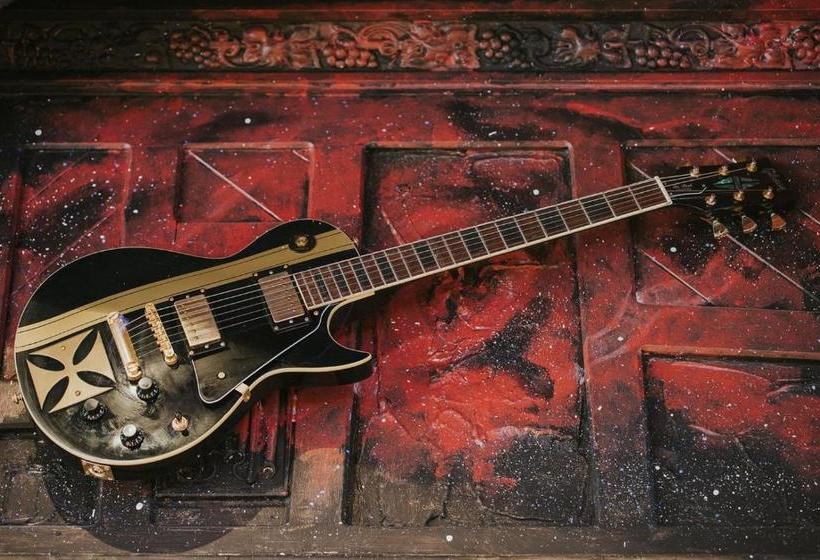 膳宿费 The Saddle Inn