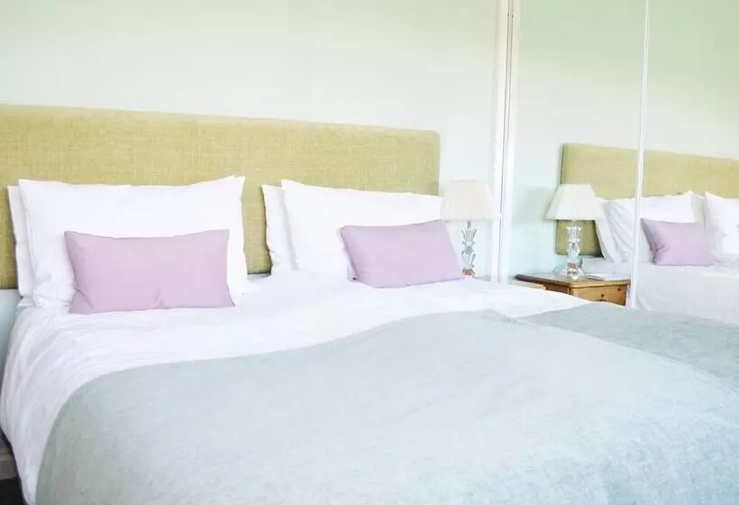 Quixhill  Denstone  Dove Meadow B & B