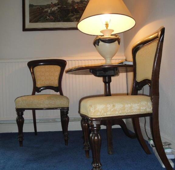 Bed and Breakfast Cary Fitzpaine House