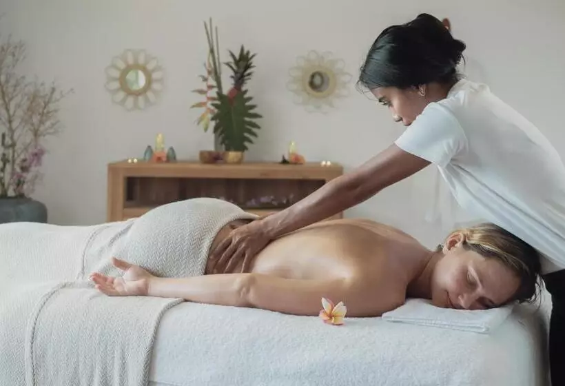 هتل Aqua Boutique