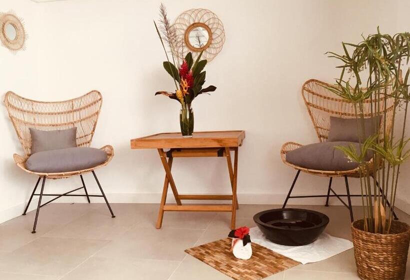 هتل Aqua Boutique