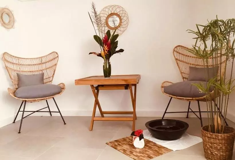 هتل Aqua Boutique