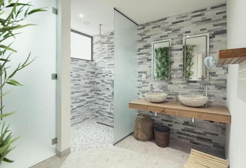 هتل Aqua Boutique