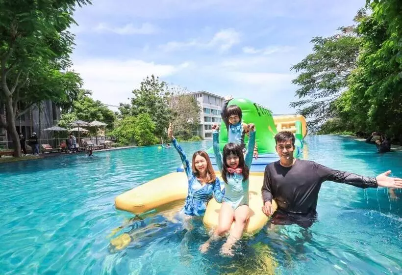 Balcony Seaside Sriracha Hotel & Serviced Apartments