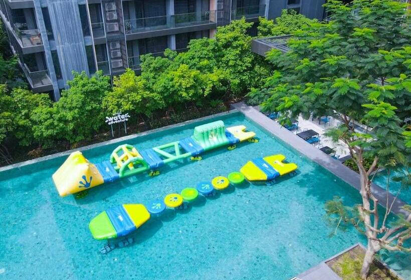 Balcony Seaside Sriracha Hotel & Serviced Apartments