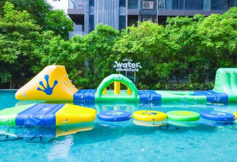 Balcony Seaside Sriracha Hotel & Serviced Apartments